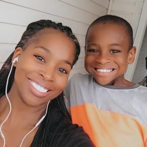 Meet your Posher, Mia